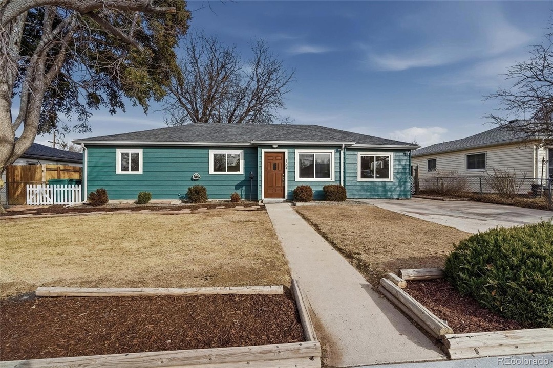 1084 Vaughn St, Aurora, CO