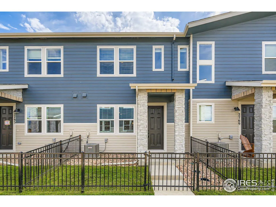 2767 Bear Springs Cir, Longmont, CO