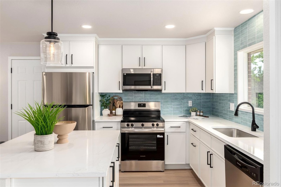 1011 Yeager Dr, Longmont, CO